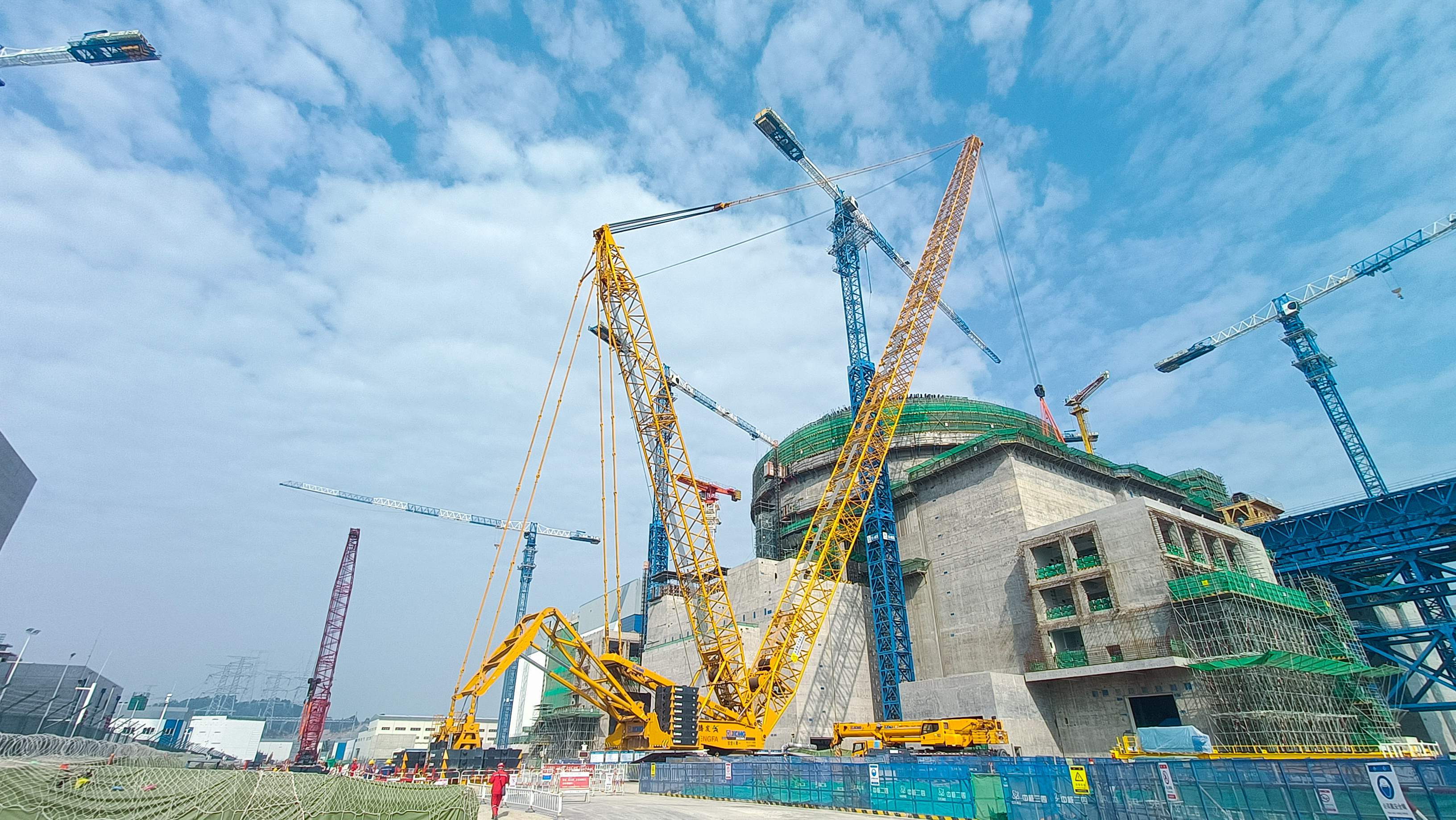 “穩”字當頭！徐工XGC800-I履帶起重機助建福建大型核電項目