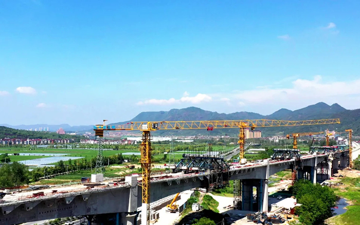 凌空起舞，飛跨南北！徐工群塔助建浙江“詩畫走廊”