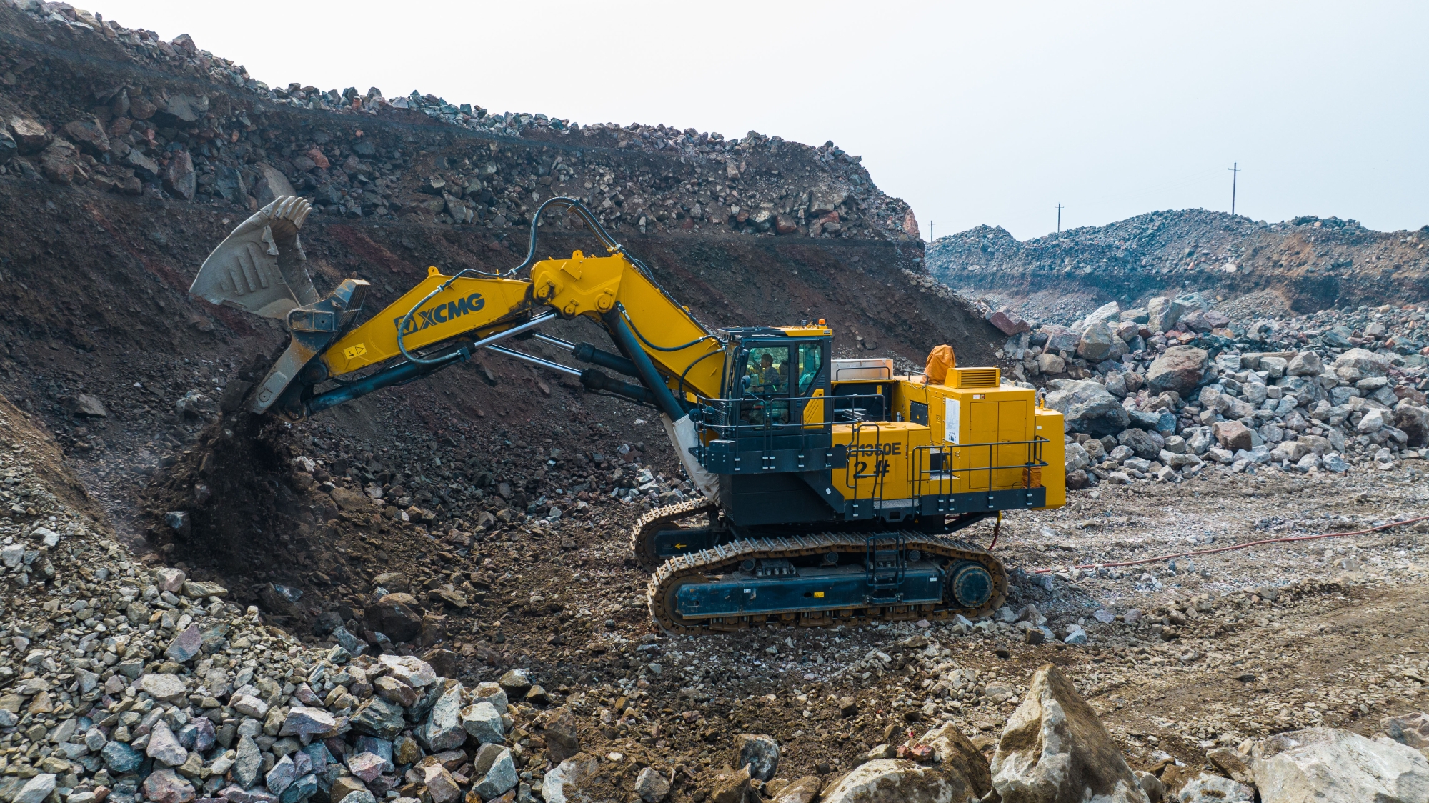 破局“硬巖+低碳”雙難題，徐工純電礦挖XE1350E贏得河北鐵礦客戶(hù)信賴(lài)