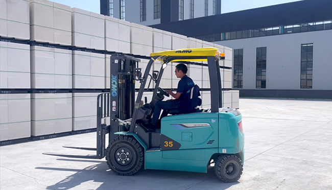 【客戶證言】與“鋰”同行，綠動未來！徐工電動叉車圈粉客戶