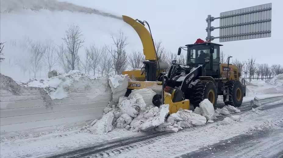 徐工拋雪機：以硬核實力，駕馭每一場風(fēng)雪