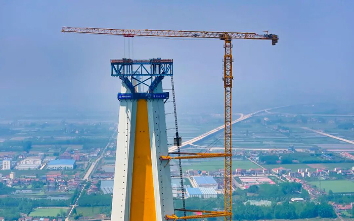 數智賦能，徐工硬核助力“湖北第一高橋”建設
